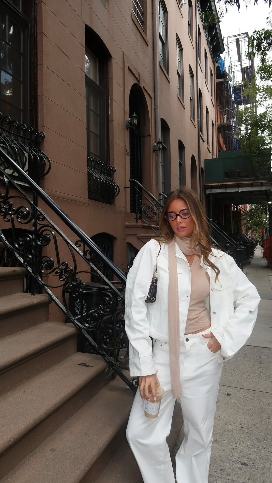 This is literally how I film all my content, I definitely couldn’t live without it!💁🏻‍♀️
@octobuddyofficial #octobuddypartner 
#grwm #contentsetup #howifilmmycontent