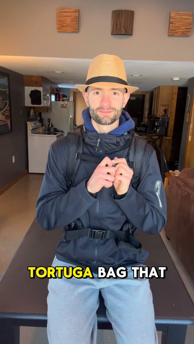 HOW I PACK FOR TWO WEEKS IN BRAZIL 🇧🇷🎒 
• @tortugabackpacks 
• (LINK IN BIO) 💥