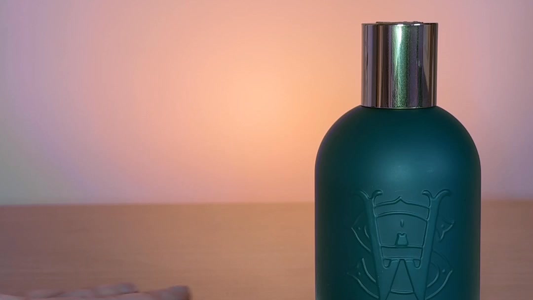 Surfari: Try it in the 10-scent Discovery Set