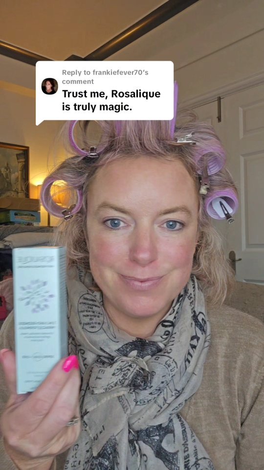 I've got a 15% off code for you guys. Either enter CLARA15 at the checkout on the Rosalique website or click the rosalique link in my bio & it will add it automatically. 

@rosalique_skincare 

#antiredness #3in1 #clarabatten #affiliate #rosalique