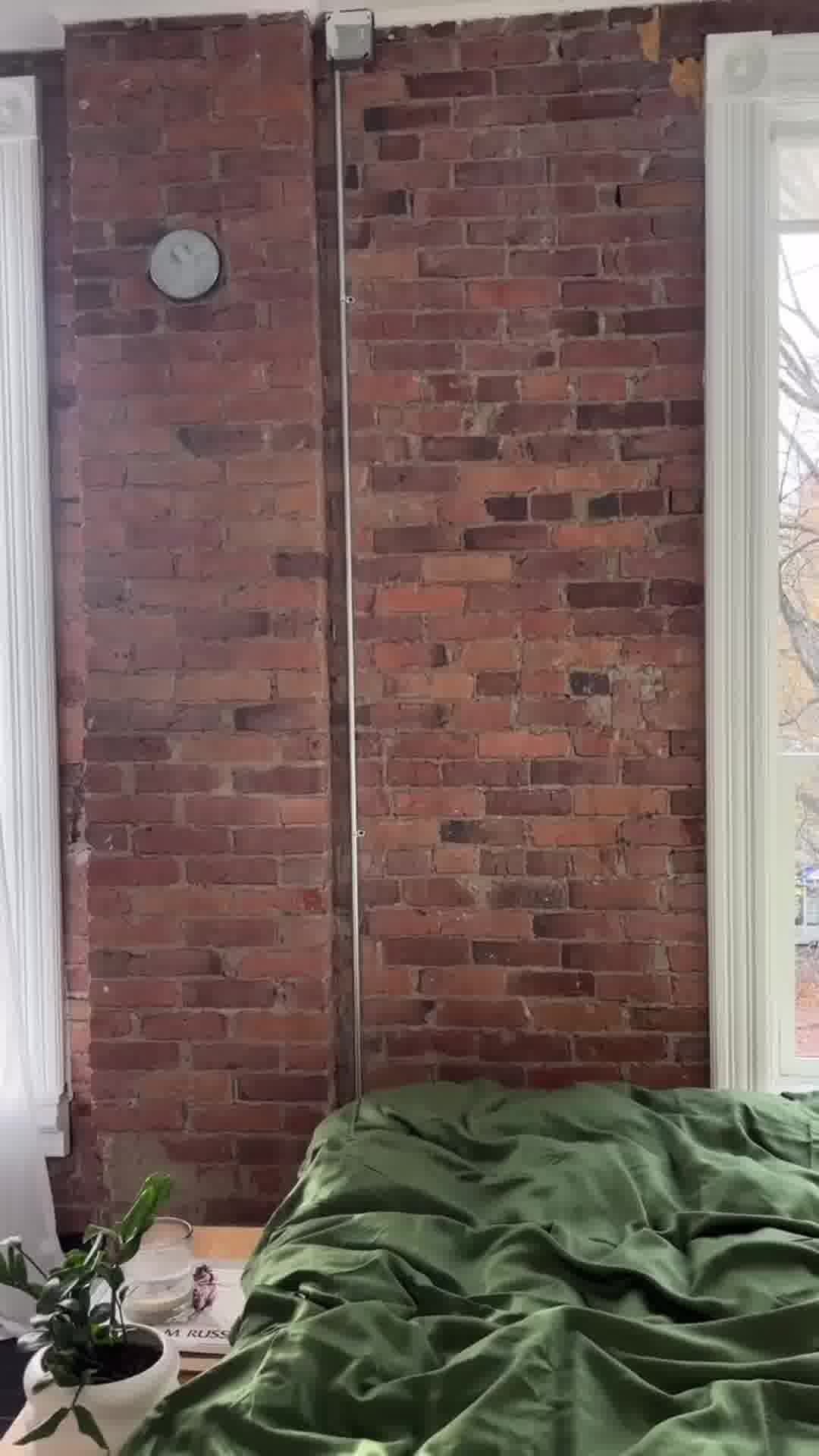 I finally tried these viral eucalyptus sheets from Eucalypso — and the results absolutely blew my mind.
- Cooling & temperature regulating
- Incredibly soft & silky smooth
- Hypoallergenic & gentle on skin
- Lightweight yet cozy
- Made from 100% certified TENCEL™ Lyocell