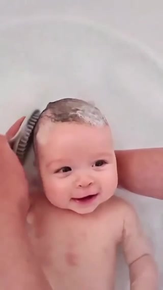 Haakaa Silicone Shampoo Brush