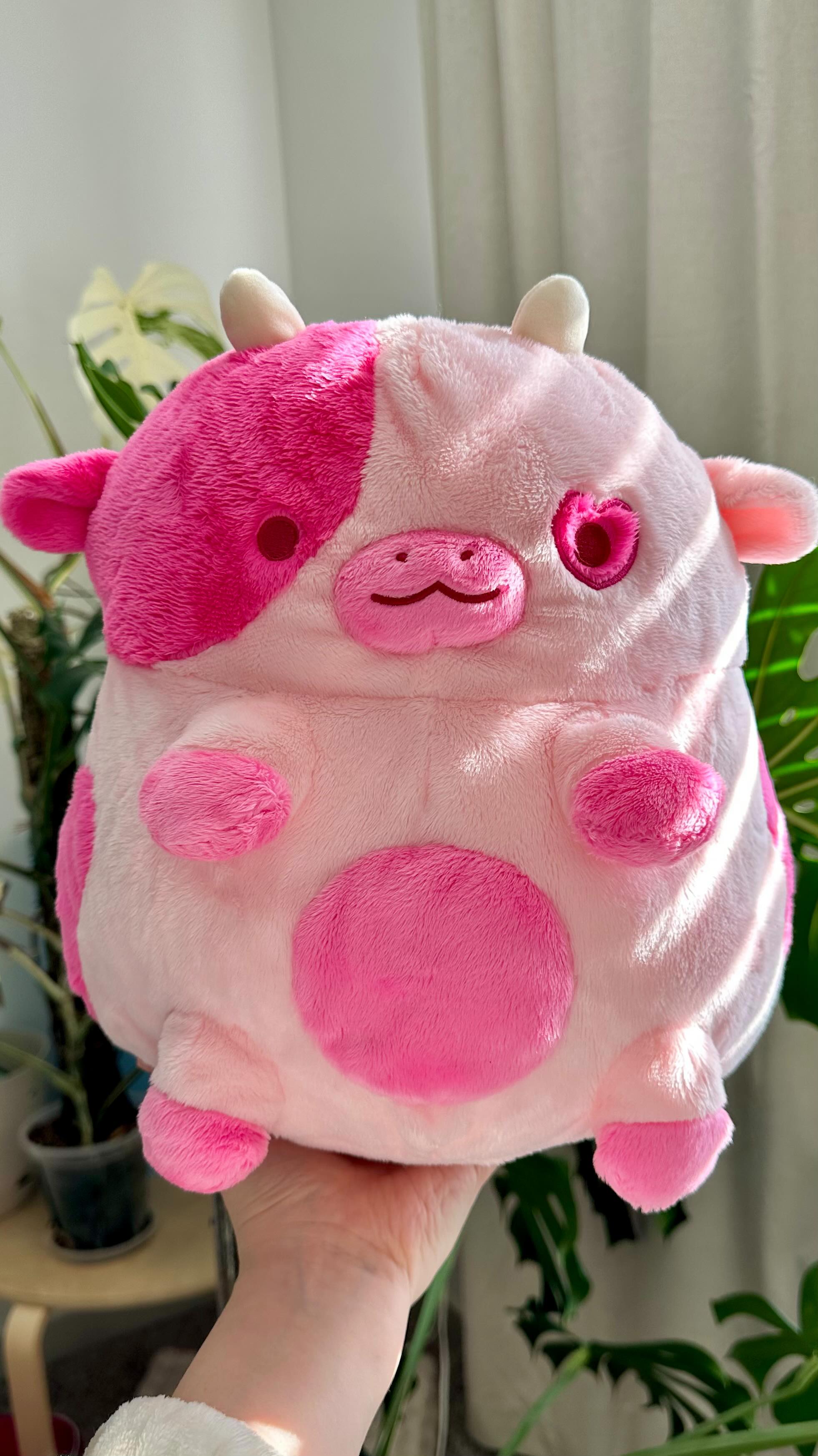This took forever! The Cupid cow is now in stock! 💘💐💌
 
 
#plushies #plush #plushtoy #kawaiiaesthetic #kawaii #cow #cows #cowsofinstagram #valentinesday #valentinesgift #valentinesdaygifts #pinkaesthetic #stuffedanimals #cupid #cupidcore