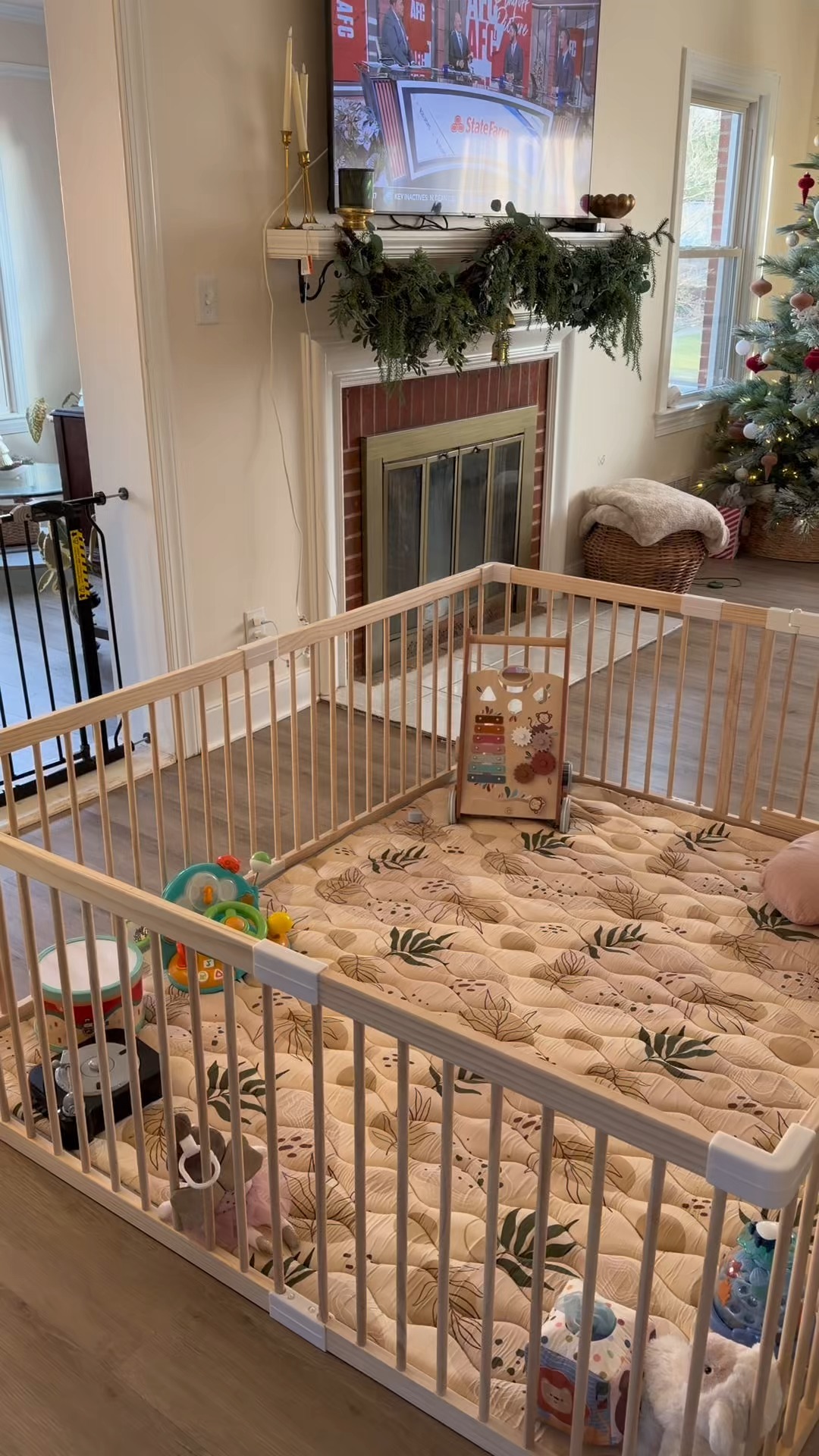 POV: You finally created a safe "yes space" for your crawler. ☁️

No more chasing them around the house. Just safe play for them, and a hot coffee for you.

 #MomLife  #CrawlingBaby  #peaceofmind  #nurseryinspo #harppababy #harppa #parentingtips