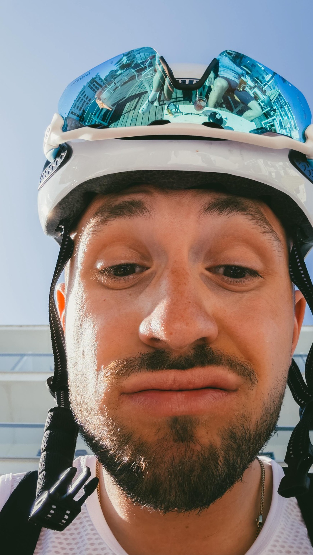 Fueling Tips – Longride Edition 🚴‍♂️

Man kennt es: 3–4 Stunden auf dem Rad, die ersten Stunden laufen perfekt – Wetter gut, Beine gut. Aber in der letzten Stunde sind auf einmal die Carbs leer und man kommt völlig zerstört zuhause an. Genau das versuche ich zu vermeiden, indem ich meine Rides – vor allem Longrides – konsequent fuele.

Dafür nutze ich den NGRY Drink 90 von 4Endurance. Man kann bis zu 120 g Carbs pro Flasche anmischen, er ist kostengünstig, wird von vielen Pros genutzt und schmeckt einfach 10/10. Meine Lieblingssorte ist Kirsche 🍒
Mit dem Code in meiner Bio spart ihr außerdem nochmal 10 % beim Checkout.

⸻

Fueling Tips – Longride Edition 🚴‍♂️

You know the feeling: 3–4 hours on the bike, the first hours feel great – good weather, good legs. But in the last hour suddenly the carbs are gone and you crawl back home completely destroyed. That’s exactly what I try to avoid by properly fueling my rides, especially long rides.

For that I use the NGRY Drink 90 from 4Endurance. You can mix up to 120 g of carbs per bottle, it’s cost-efficient, used by pro athletes and tastes 10/10. My favorite flavor is cherry 🍒
With the code in my bio you can also save 10 % at checkout.

#FuelingTheSurge #advertisement