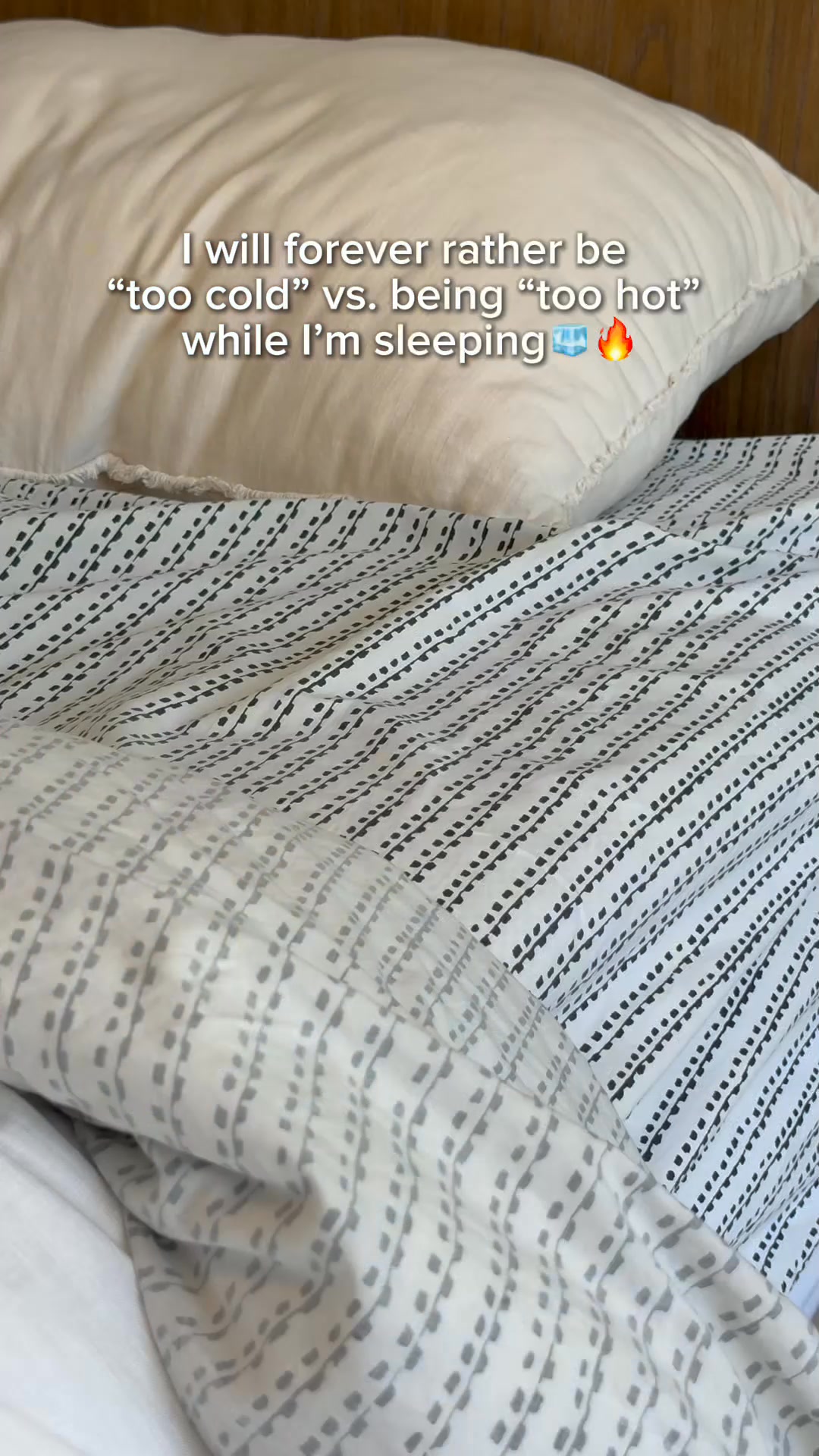 Air-based cooling topper for hot nights