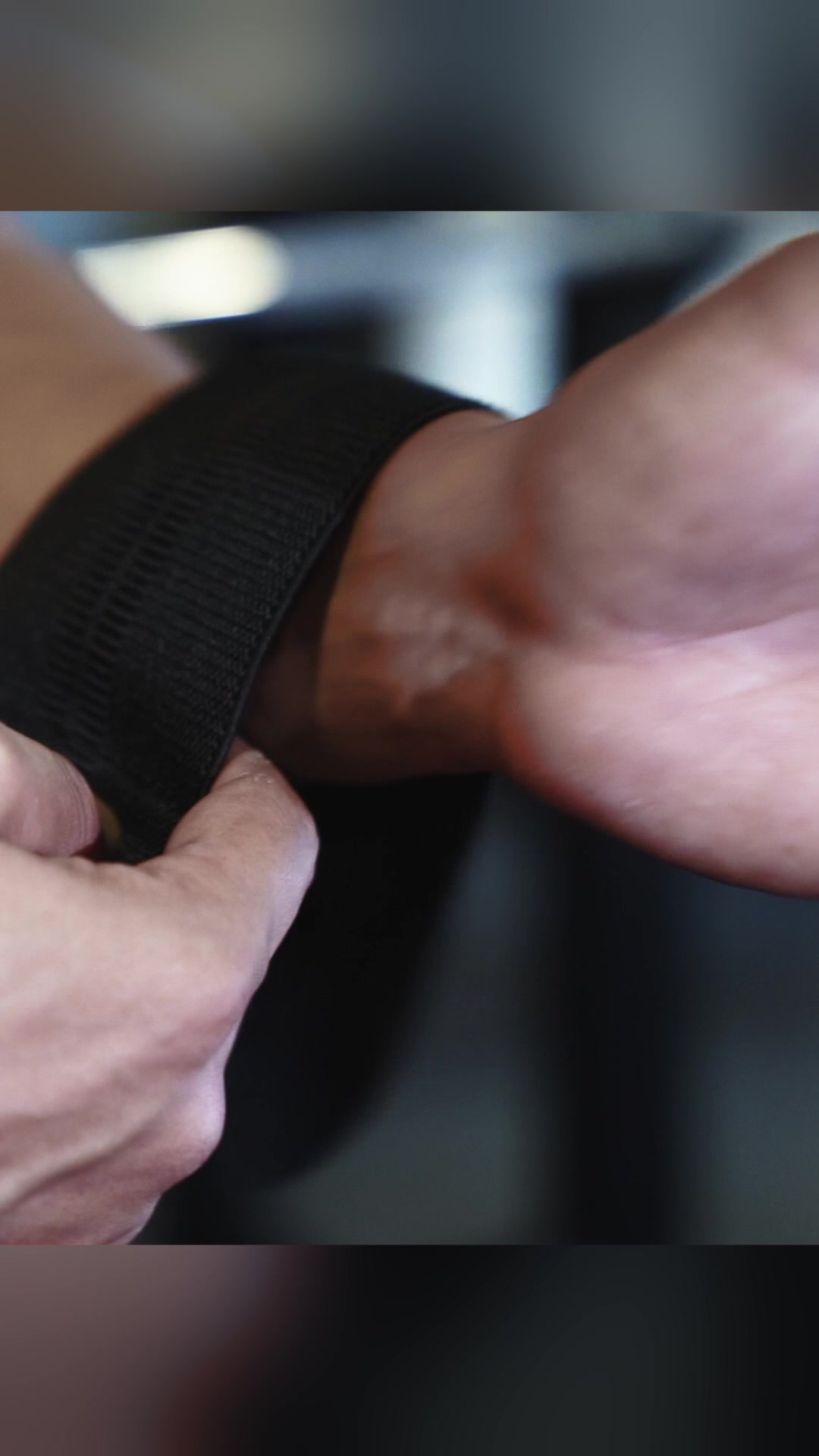 DMoose Elbow Wraps give your joints the support they need to keep going strong.
Perfect for bench day, overhead press, or tricep work without the nagging elbow pain.
Compression where it counts. Confidence when it matters.