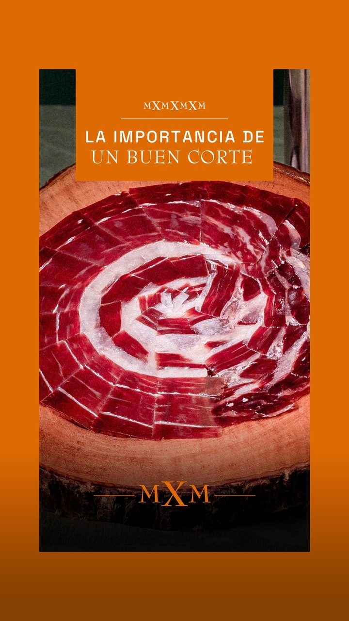 La importancia de un buen corte. 🧡

Un corte preciso potencia el aroma, los matices y permite que cada loncha tenga una textura equilibrada.

Si quieres disfrutarlo en tu mesa, encuéntralo en nuestra web.

#Maximiliano #ibéricos #JamonIberico #cerdoiberico #jamonmaximiliano #eljamonmaxricodelmundo