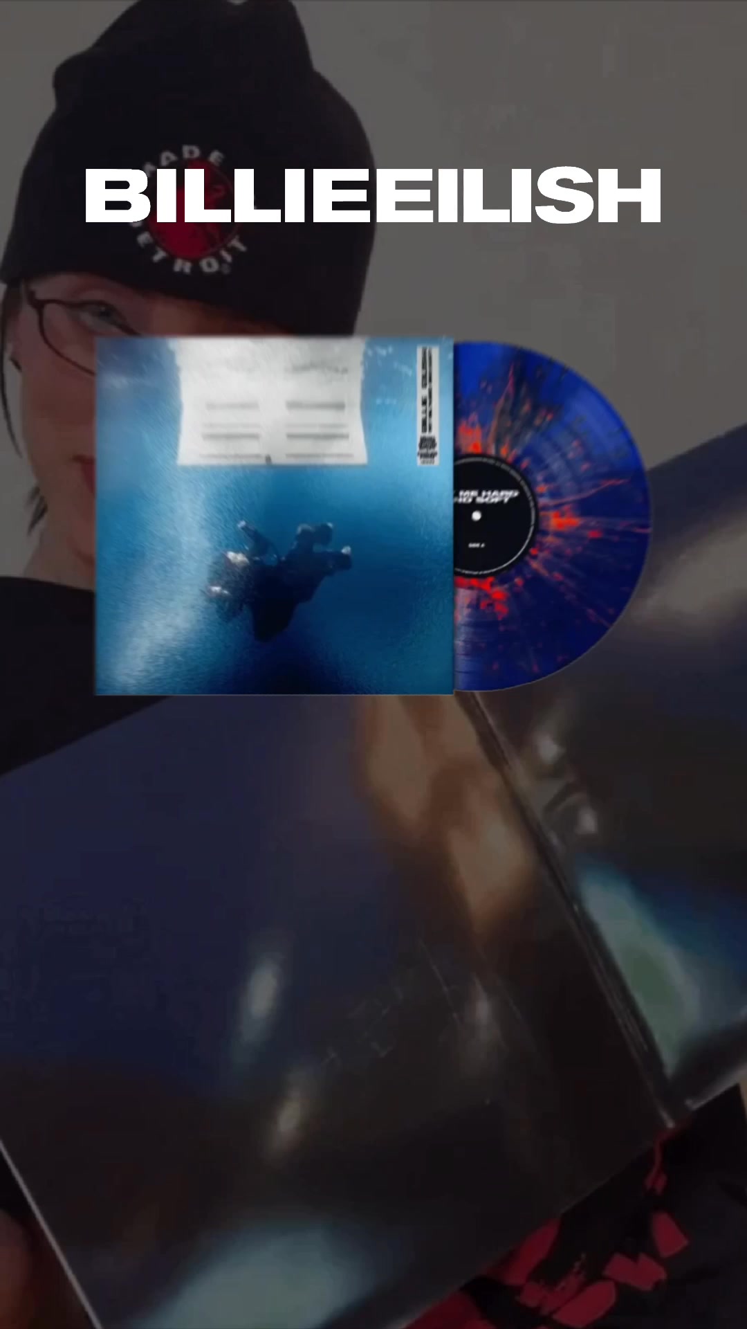 HIT ME HARD AND SOFT fête son premier anniversaire ! A cette occasion, découvre le vinyle collector inédit qui vient de sortir 💙