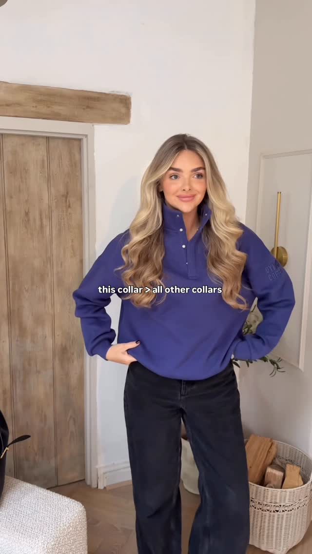Jeans and a nice top but make it snap 💜
Jas wears the snap collar sweatshirt in violet smoke.