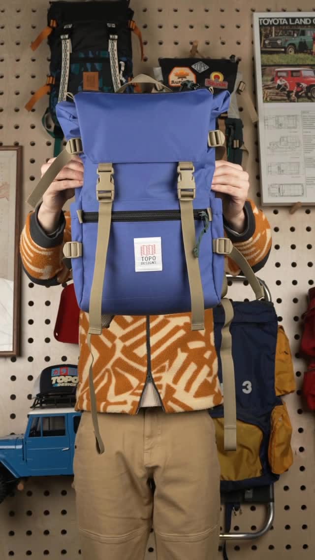 We didn’t reinvent our Rover Pack Classic, we just dressed it better in new, mountain-made colorways we’re pretty stoked about. Gotta favorite? 🎨