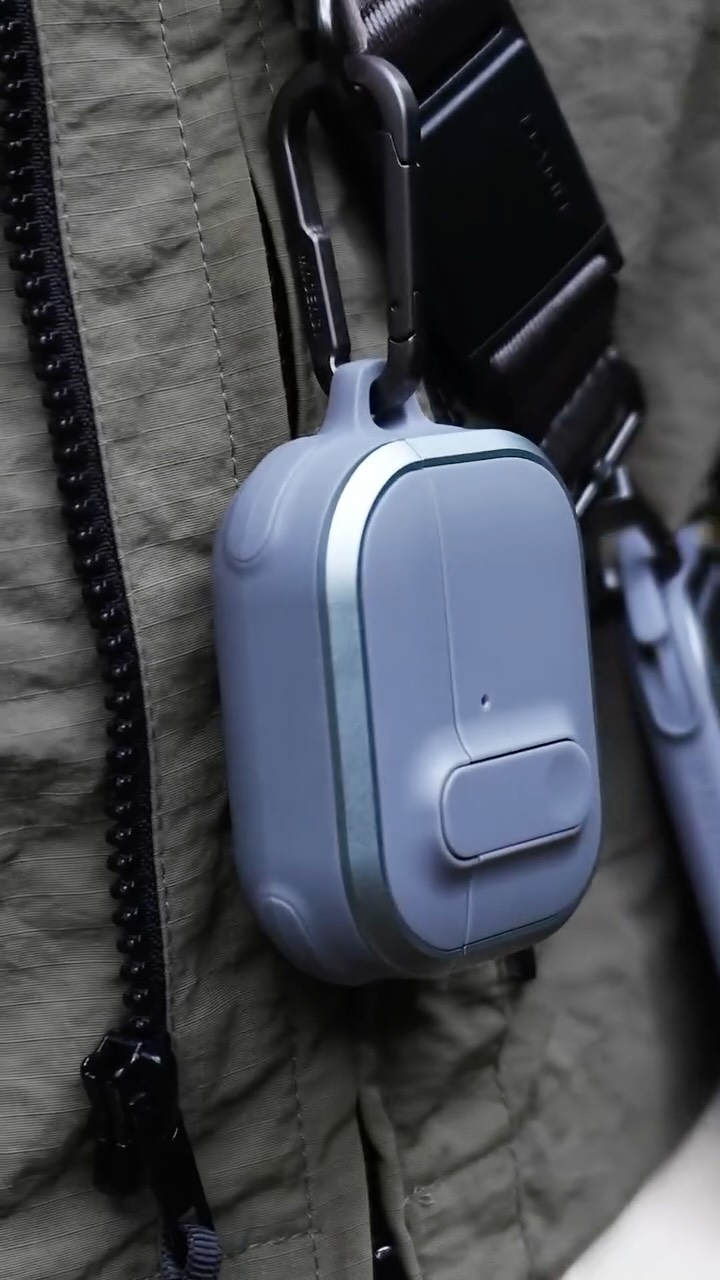 For every adventure, carry it bold. 🧗 The Odyssey Magnetic Closure AirPods Pro 3 Case keeps your AirPods safe and secure, no matter where the challenges take you.
Now available. 
#airpodspro3 #airpodscase #OdysseyAirPodsCase #MAGEASY