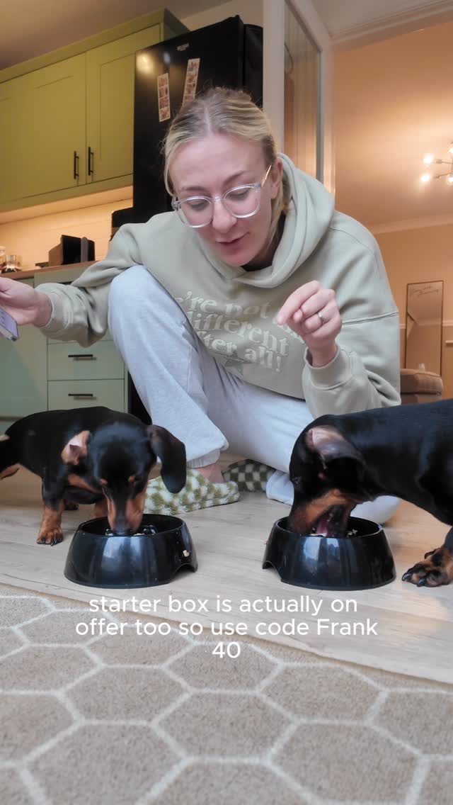 Chaotic mornings call for easy wins 🐾
Cupboard food, real ingredients, zero stress.
Pablo & Frank approve before I’ve even had breakfast.

Use code FRANK40 for 40% off @marleybonesdogdining 

#ad #marleybones #dogfood