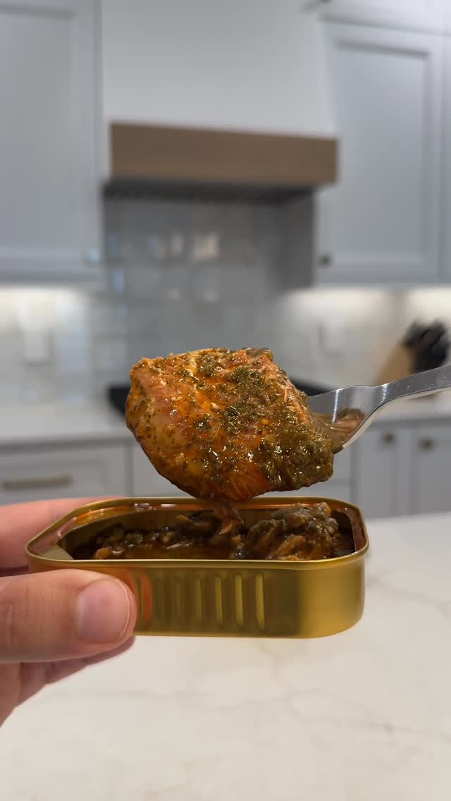 Never thought I’d have a tinned fish era. Definitely didn’t think I’d be obsessed with trout… but here we go. 
The @fishwife hype is real 🫡