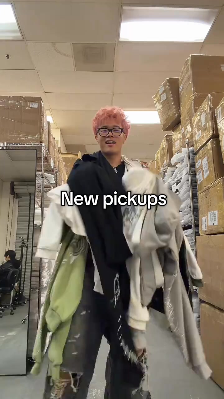Discover the latest arrivals from Flowar. All items are premade and have 3-5 day US Shipping.
