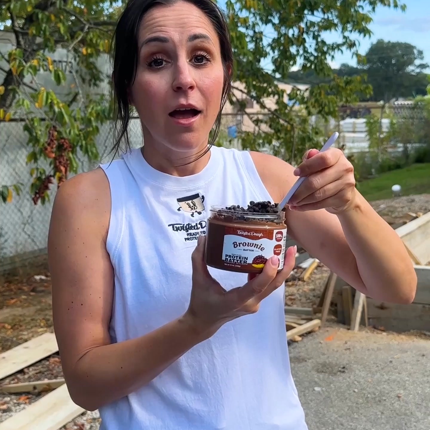 Guilt-free dessert alert! 🍪 Fuel your body with 20g protein, low sugar & gluten-free goodness. Indulge in creamy cookie dough that's too good to be true - and score 25% OFF + a FREE jar with every order! 💪 #FitnessTreats