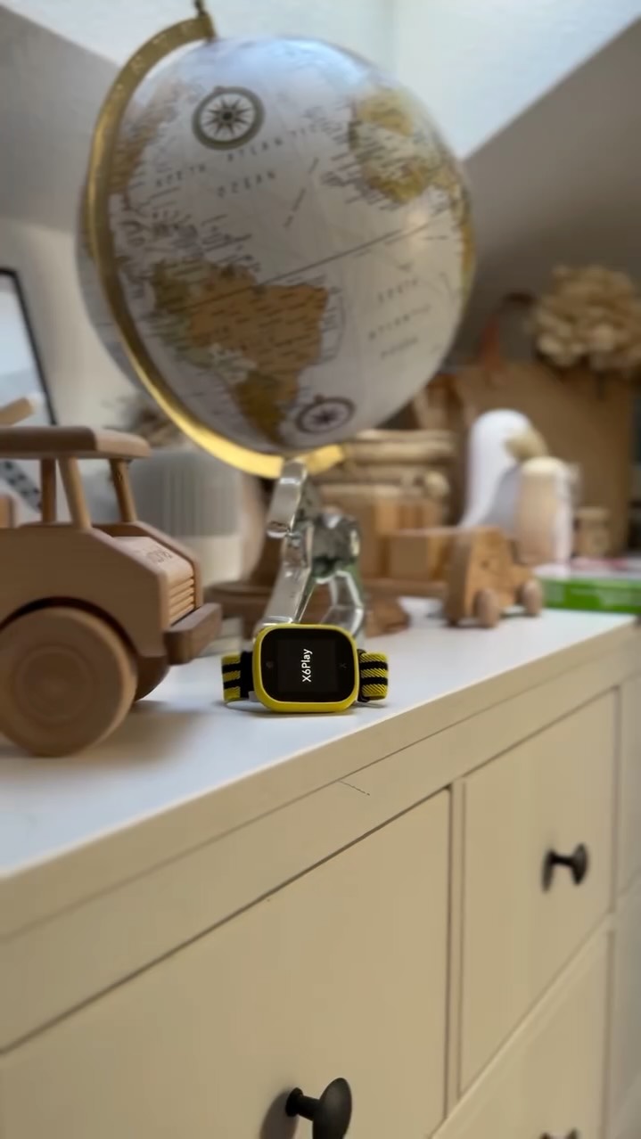 Anzeige| Die X6Play von @xplora_deutschland gibts jetzt als BVB Edition mit Live Ticker. Für kleine Fußball Fans wie Gabriel, die kein Tor verpassen wollen ⚽️. Fußballfieber trifft auf Familienalltag. Inklusive GPS, Schulmodus, Nachrichten und Anruffunktion und vielen weiteren Funktionen. Ab jetzt erhältlich 🖤💛

#xplora #x6play #bvb #schulkind #familie