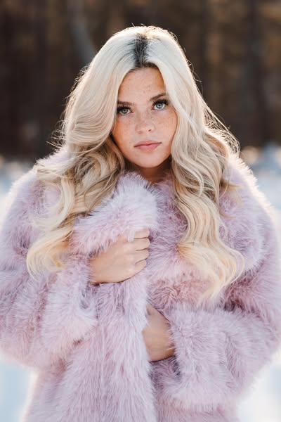 🌸 There have been so many beautiful images shared this past week in the group after all the snow! 🩷 We just loved this beautiful image from the amazing Laura Van Ess Photography. Laura and her daughter are so incredibly talented. 

"Edited with my current favorites Natura 3, magic portrait retouch & tone curve clean.  ✨" -Laura Van Ess

🌿 See more from favorite NATURA Evolution AI Preset Collection for Lightroom & Adobe Camera Raw here: https://www.lightroompresets.com/products/lightroom-presets-clean-edit-natura

Come join our Pretty Presets for Lightroom group for more inspiration and encouragement from the very sweetest community of photographers you'll find on Facebook! <3