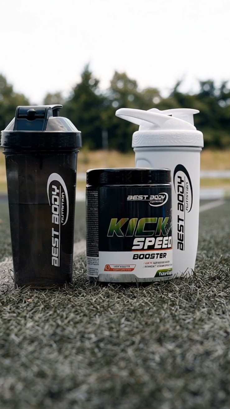Maximale Energie. Klare Konzentration. Volle Performance. 💥
Der KICK SPEED BOOSTER ist gemacht für alle, die im Training nicht nachlassen wollen. 🚀

Mit 288 mg Koffein pro Portion, Cognivia® für mentale Power und Cluster Dextrin® für Energie.
Dazu Beta-Alanin, Palatinose®, Curcuma, Astragalus, Piperin sowie wertvolle Vitamine und Mineralstoffe.

Und der Geschmack? YUZU-GRAPEFRUIT: erfrischend, fruchtig, einfach richtig gut. 😍

👉 Hol dir den Kick für dein nächstes Training 🔥

#BestBodyNutrition #BBN #KickSpeedBooster #preworkout #booster