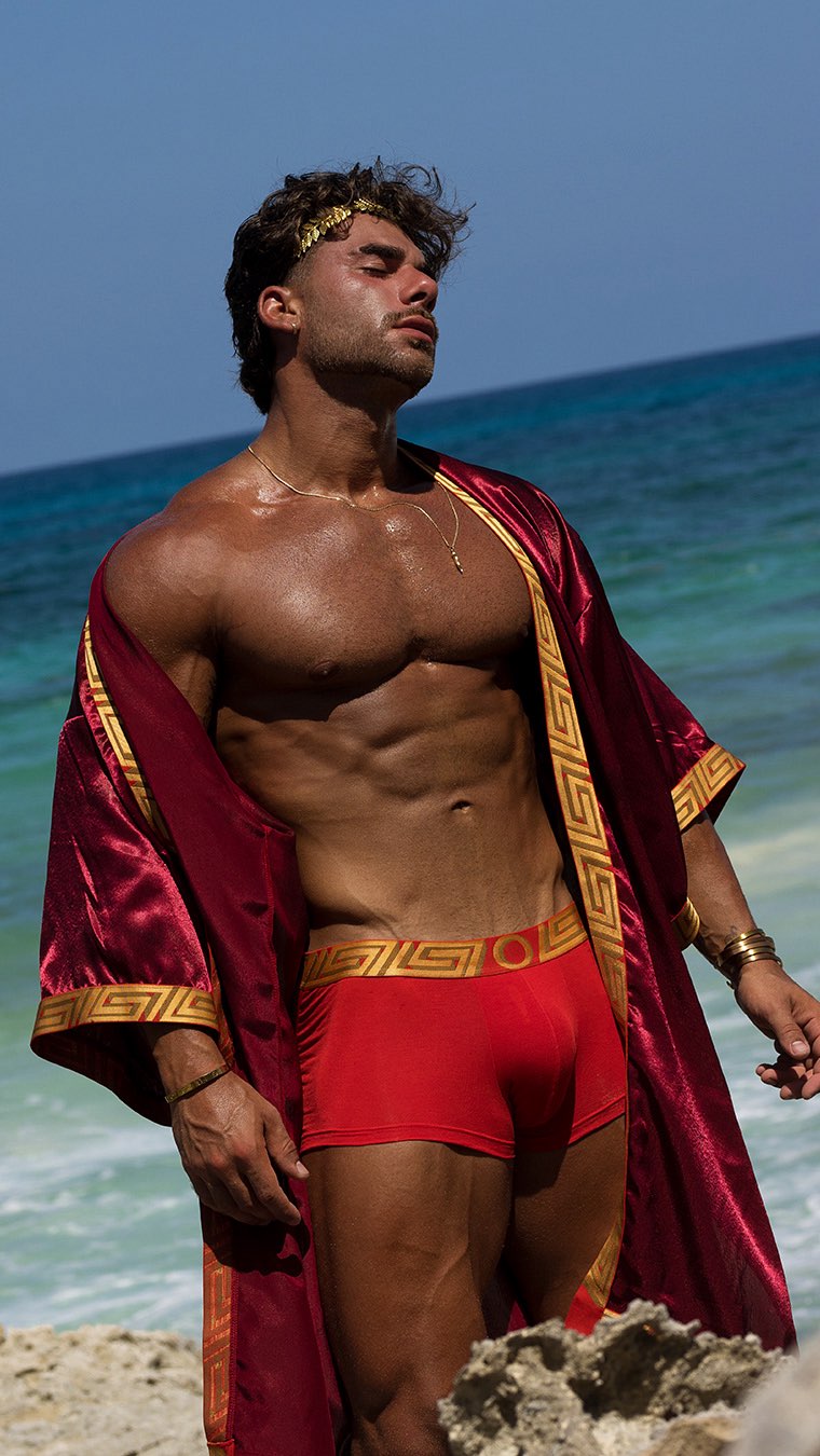 Ready to make them say 'Oh My God'? 🔥
Premium Modal + divine tech = next-level confidence.

Olympian gods wore Rounderbum, are you?
 👉🏼Rounderbum.com

#Rounderbum #OMyGod #NewDrop #BestSeller  #PaddedTech #PackageTech #LiftTech #ShapewearForMen #Underwear  #Men #Style #UnderwearForMen