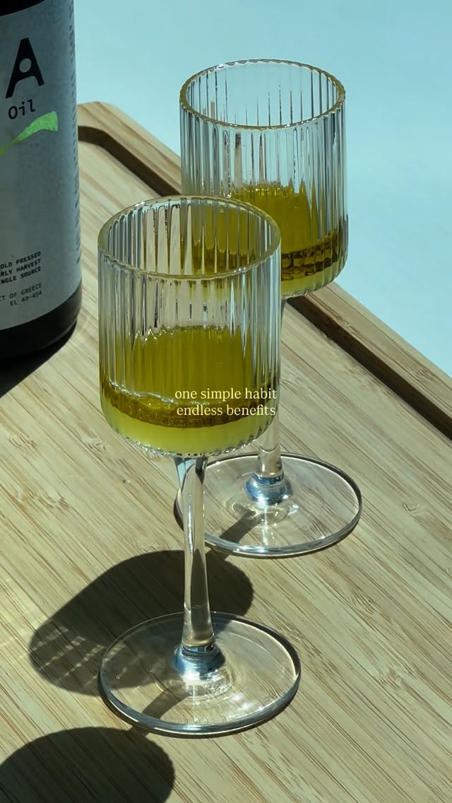 🍸DO NOT take another shot until you see this. 

Extra virgin olive oil is one of the most studied foods for cardiovascular health. BUT not all olive oils are the same. To see real benefits, it must be organic and high-phenolic EVOO.

Make sure your olive oil has at least 500+ mg/kg of polyphenols, otherwise you’re likely not getting the benefits and consuming empty calories.

The benefits from polypehnols like hydotxytyrosol in high phenolic EVOO include:

🫒Improved blood vessel elasticity and circulation

🫒Reduced LDL oxidation, the root of plaque buildup

🫒Lower inflammation, reducing the risk of heart attacks and strokes

This is the science-backed foundation of Mediterranean longevity.