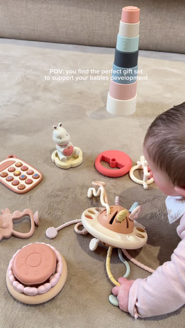 Finding the best toys and products to aid with your child’s development is so important ✨ This play time gift set is perfect for your teething little ones! 

The deluxe playtime set has 6 items inside:
1 x UFO Silicone Pulling Toy
1 x Bunny Stacking Teething Rings
1 x Stacking Cups
1 x 2-in-1 Koala Teether
1 x Silicone Phone Press Toy (Jamie’s favourite to hold and chew) 
1 x Silicone Pacifier Clip
And it all comes inside a stunning Luxe Box. The toys in the set are also based on Montessori principles and have early education benefits, which makes the set even more special.

Gifted. 

#moonkie #baby #teething