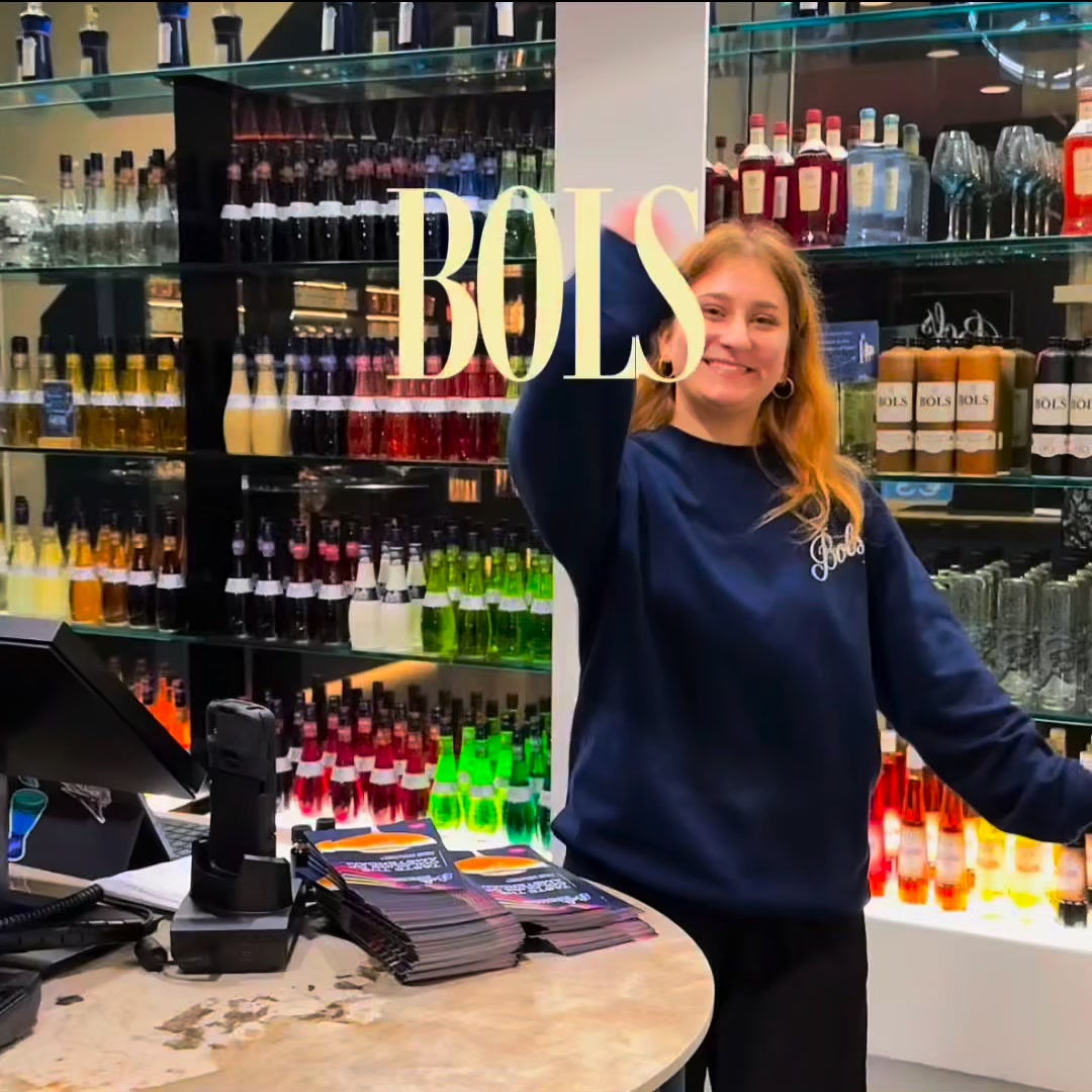 Experience cocktails together? 🍸