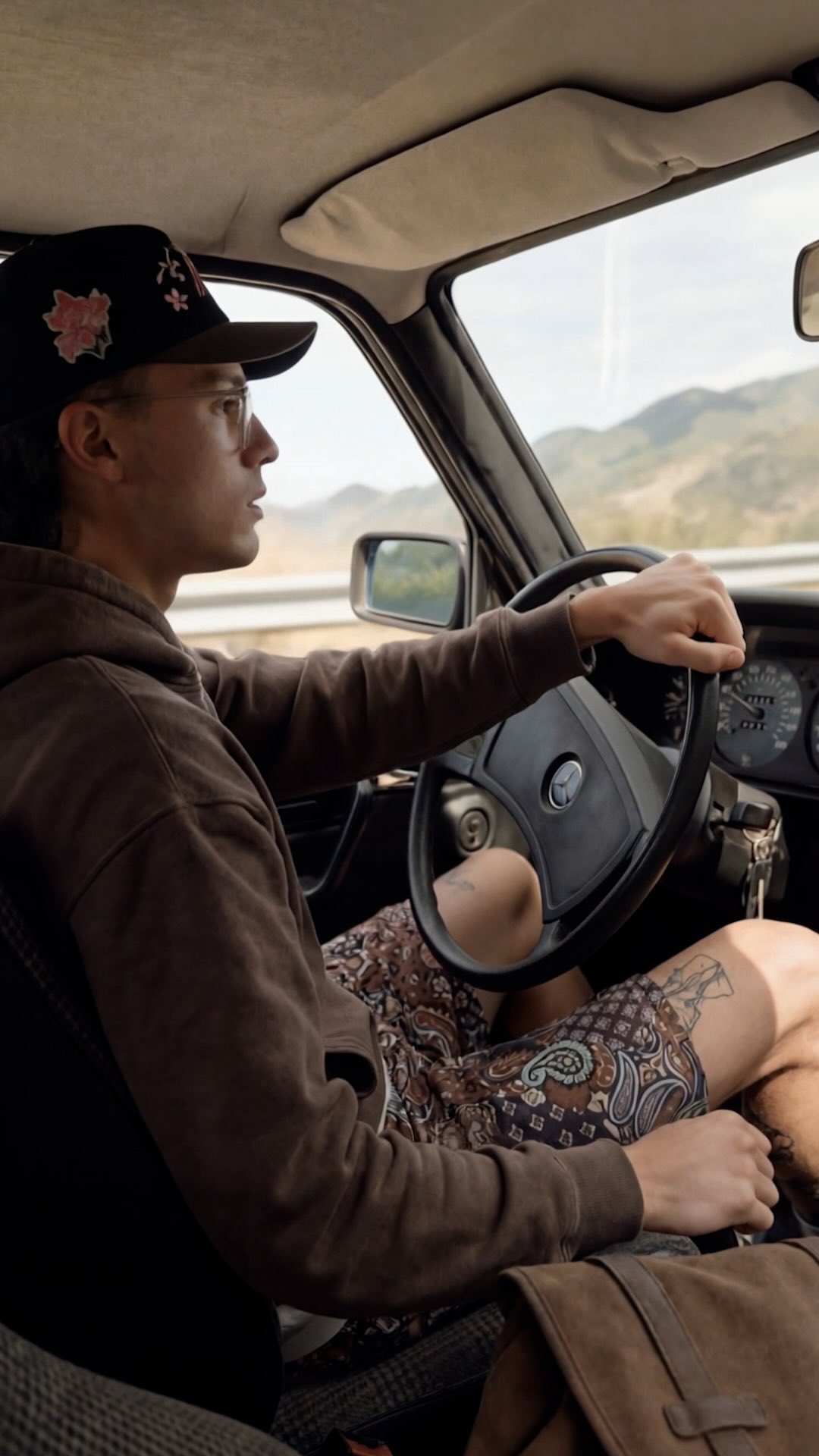 BURY ME IN EARTH TONE

BROWN TONE PAISLEY FUNDAMENTAL SHORT