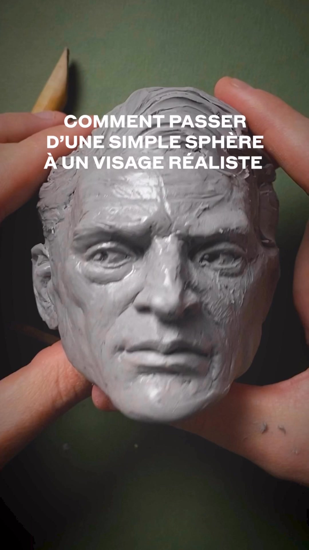 En sculpture, l’erreur que font 90% des gens, c’est de se perdre dans les détails avant d'avoir une base solide. Résultat : un portrait qui manque de structure, de vie et de réalisme. 

La sculpture n’est pas une question de talent. Tout est dans la manière de regarder, le geste et la méthode.

Et vous, quel est le trait du visage qui vous semble le plus intimidant à sculpter ? Dites-le nous en commentaire. 👇