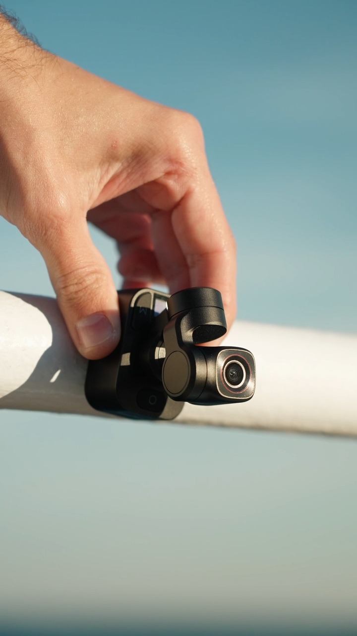 The built-in magnet helps to capture unique shots effortlessly!

🎥：@rostyslavbabiy 

#FeiyuPocket3 #feiyugimbal #creativevideo #videography #videomaker