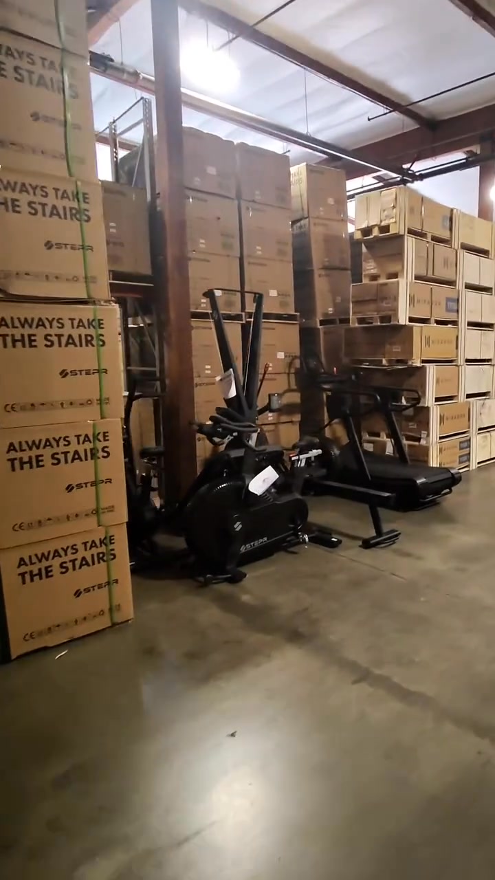 Just a casual walk past tomorrow’s PRs.
Nothing to see here… 😏📦

👟 Every. Step. Counts. 

#STEPR