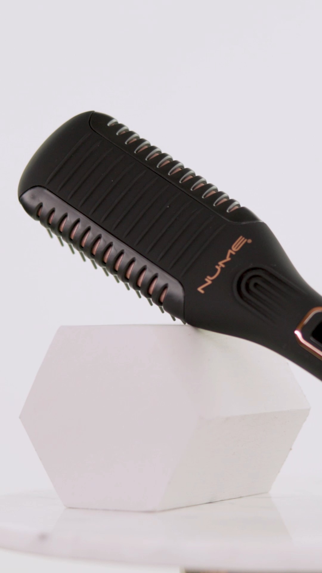 The brush everyone is obsessed with - smooth, shiny results in minutes ✨