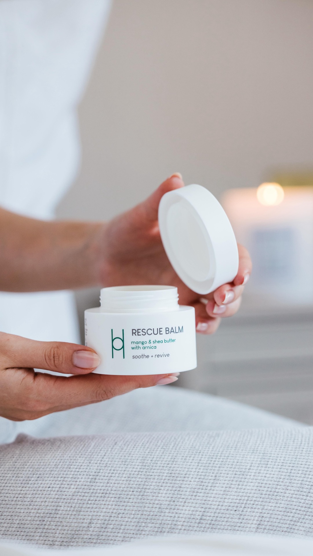 Mad About The Balm!

Reach new depths of indulgent nurture with our rich and award-winning Rescue Balm.

Its unique formula of all-natural ingredients includes Arnica, Evening Primrose Oil and Calendula, the perfect massage balm for restorative calm and connection, this Valentines.