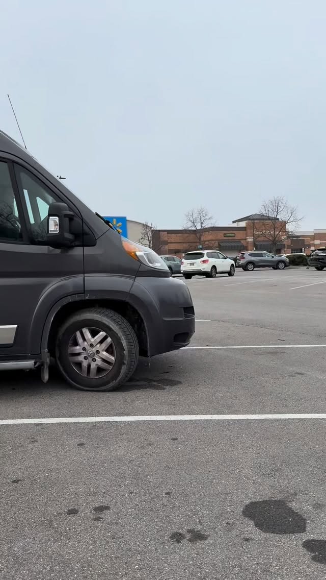 Living on the road means being intentional about the routines that matter- especially his. Clean ingredients, food he actually loves, and easy to find wherever we are. 🤍 @thinkjinx Grab Jinx at Walmart #jinxpartner #walmartpets #iywyk