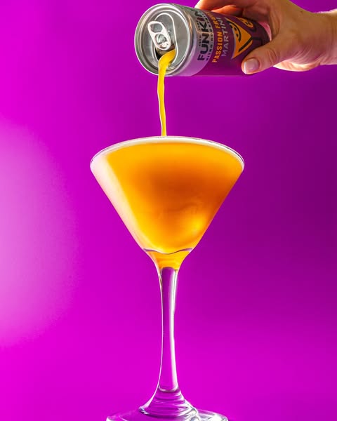 The pour is just as satisfying as the first sip.

We’ve nailed the velvety foam and the creamy tropical vibes so you don't have to. It’s the kind of bar-quality flavour that’ll make you wonder why you ever waited 20 minutes for a drink at a crowded bar.