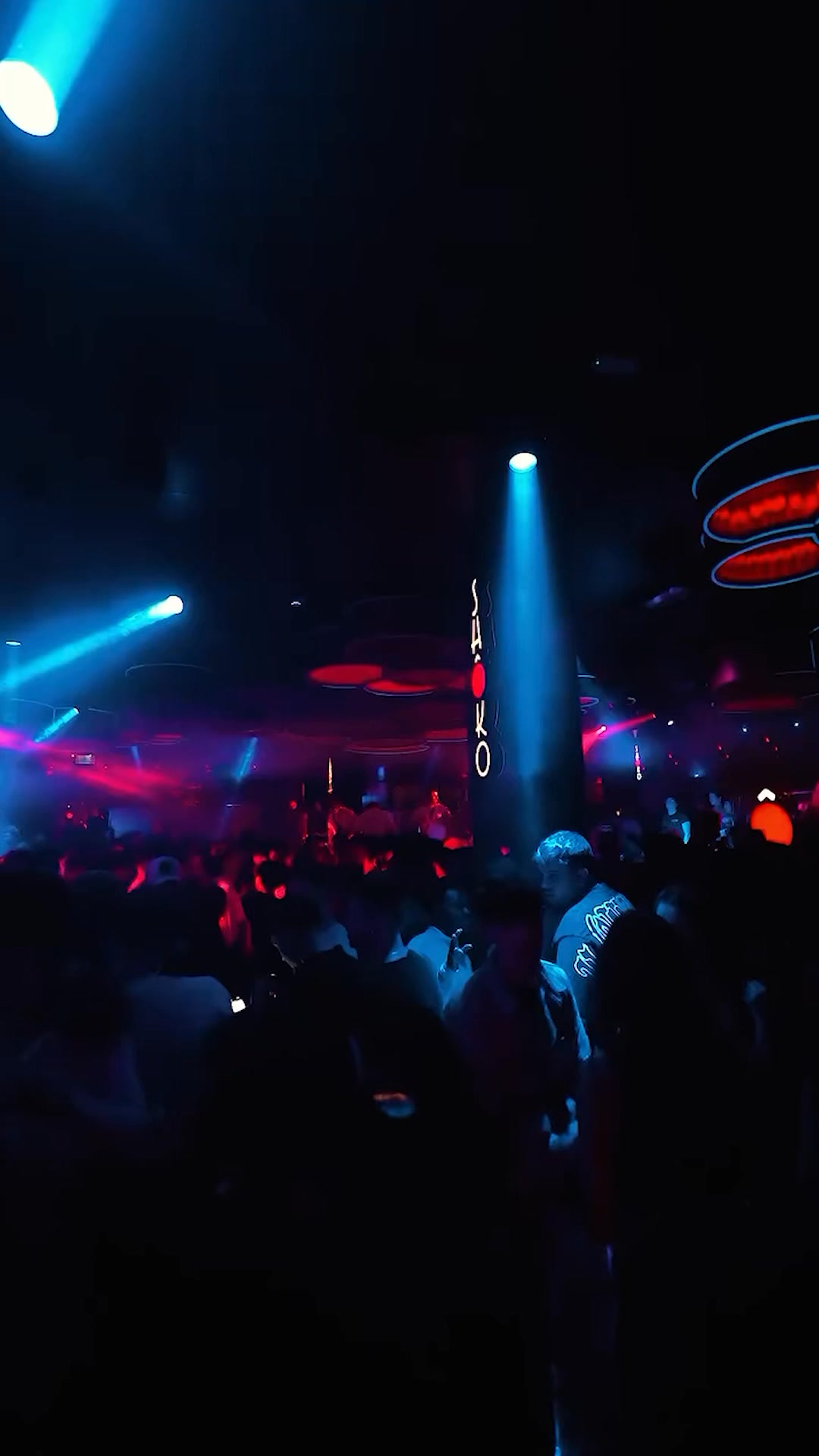 💋 KISS KISS BANG BANG – El martes más salvaje se vive en Shôko 💥