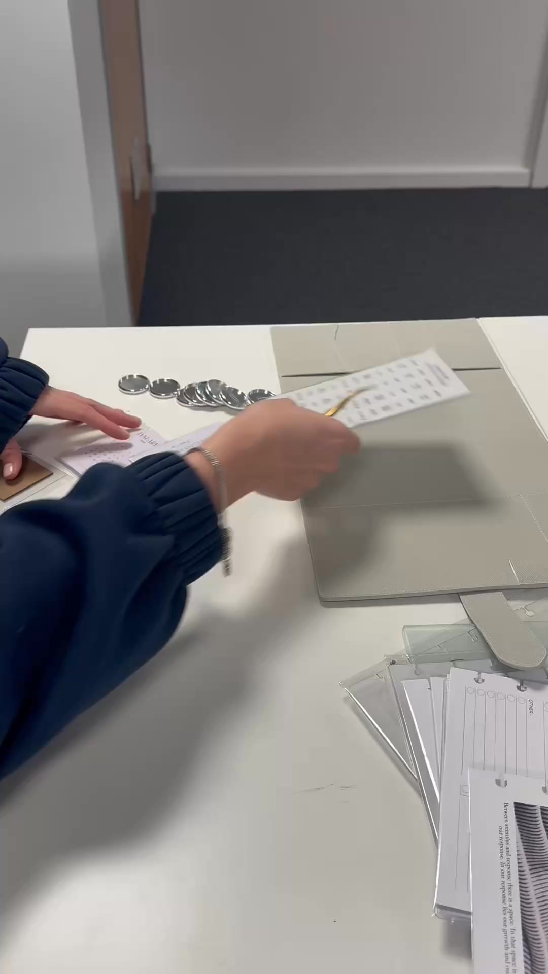 The Moderna Signature Bundle is the ultimate way to experience our disc-bound planning system - fully curated, beautifully refined, and ready to use.

Choose your Grain Folio and discs, then enjoy a complete A5 setup including monthly, weekly and daily inserts, habit trackers, crystal clear covers, stickers, sticky notes, and our sleek JJ Pen - all printed on luxury 120gsm paper.

Thoughtfully designed and lovingly packed by Joanne in the UK, this bundle brings style and structure together effortlessly.

If you’re ready for a planning system that feels as polished as your goals, this is the full experience ✨