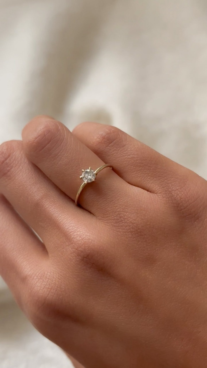 Our solid gold rings are made to stay. Designed for everyday wear, for every chapter, for now and for what comes next. 🫶🏼✨🤍