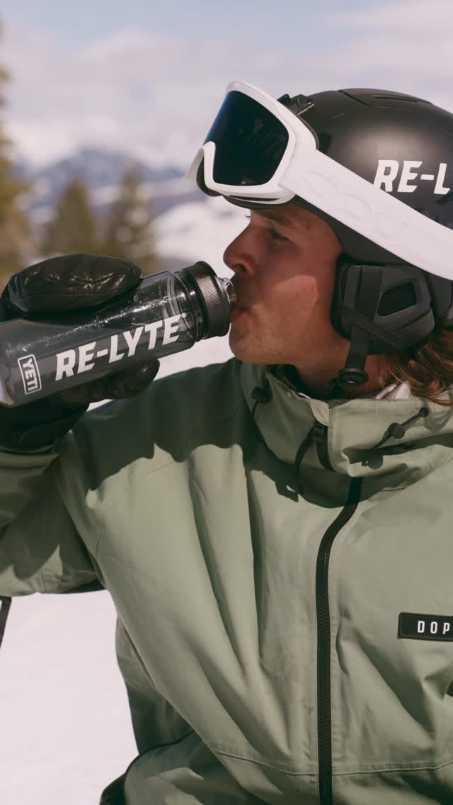 Chasing winter moments with clean electrolytes in hand. Ryan McElmon shows us how Re-Lyte keeps him feeling strong. ❄️
