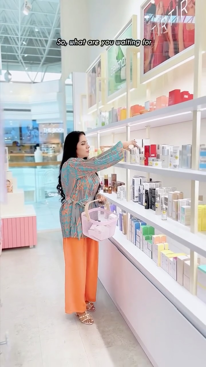 🌸 Big news for K-Beauty lovers!
From 9 kiosks across the UAE… to our very first full store! 🎉
K-Secret has officially opened its first shop at Wafi Mall – and we couldn’t be more excited!

From Seoul 1988 to Calamine, plus top Korean brands like Dr althea, Biodance, Beauty of Joseon, COSRX, TIR TIR, and more – all in one beautiful space 💕

Visit us on the 1st floor, next to The Coffee Club, and enjoy exclusive gifts for our grand opening! ✨

🌸 لمحبي الجمال الكوري!
من ٩ أكشاك في الإمارات… إلى أول محل كامل لنا! 🎉
كي-سيكرت افتتحت رسميًا أول متجر لها في وافي مول – وحماسنا ما بينوصف!

من سيول 1988 إلى الكالاماين، وأشهر الماركات الكورية مثل بيوتي أوف جوسون، كوزركس، تير تير وغيرهم – الكل صار بمكان واحد 💕

زورونا في الطابق الأول جنب The Coffee Club، واستمتعوا بهدايا خاصة بمناسبة الافتتاح! ✨
.
.
.
#ksecret #wafimall #centella #axisy #fwee #tirtir #dralthea #biodance #dailyskincareset #koreanskincare #winners #koreanskincaretios #skincare #dailyskincare #makeup #koreanskincare #skincaretips #love #beauty #ksecretglobal #orginal #ك_سيكرت #بشرة #عناية #إشراق #الخليج_العربي #كوريا #أصلية