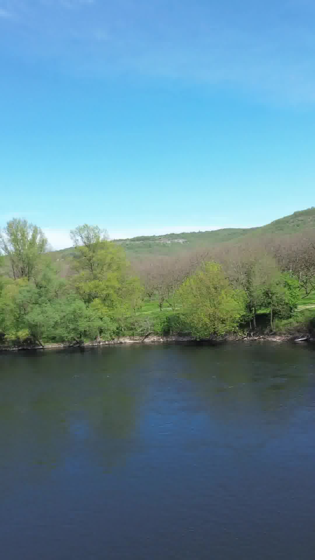 BLUETTI Elite 200 V2 | Power Creators Anywhere