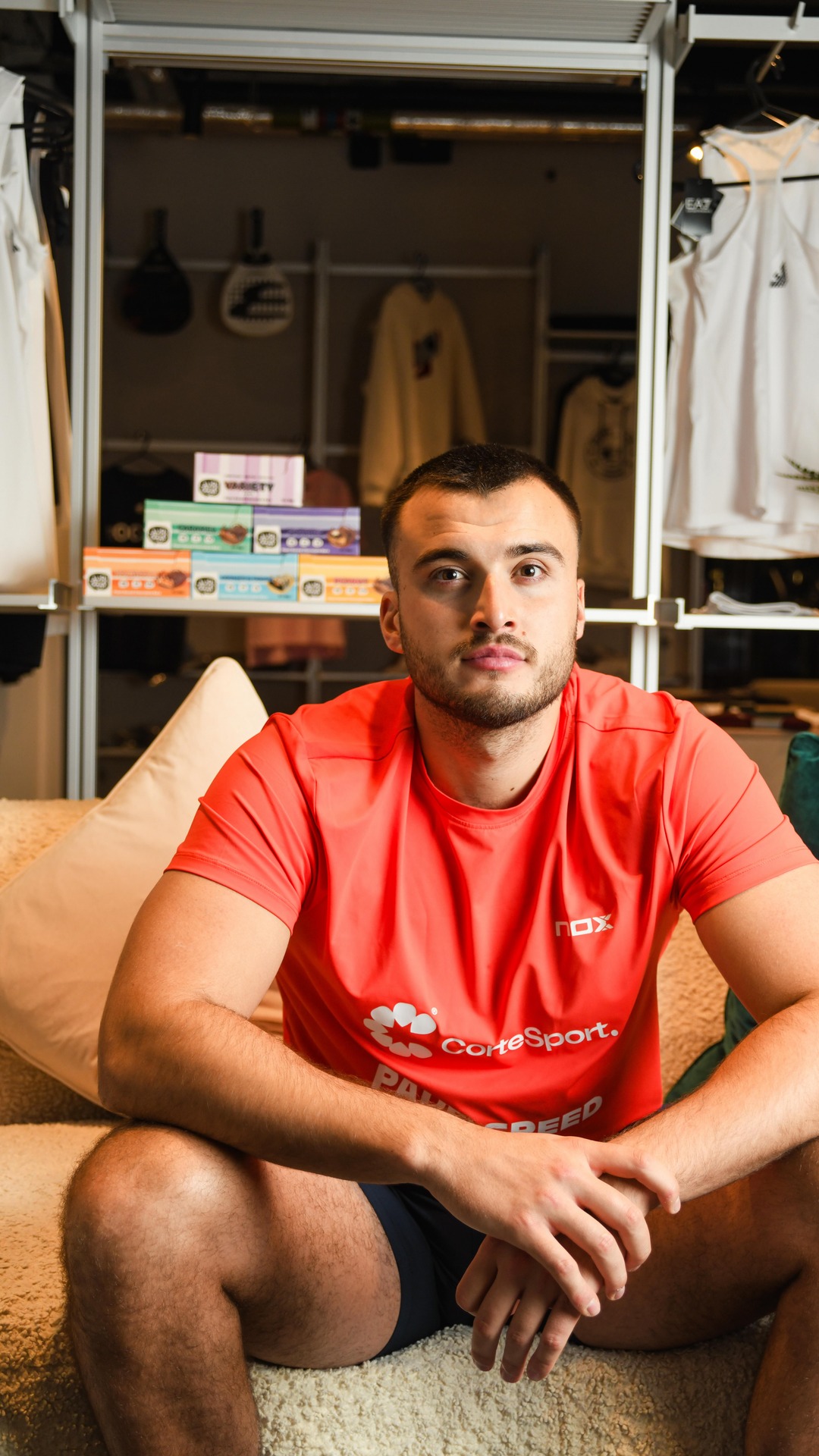 Ever wondered what's inside a pro Padel players bag? 🎒

We asked our ambassador @louieharris10 to reveal what he carries in his bag!

Louie is powered by @yubi_bars and equipped by @noxpadel 🎾