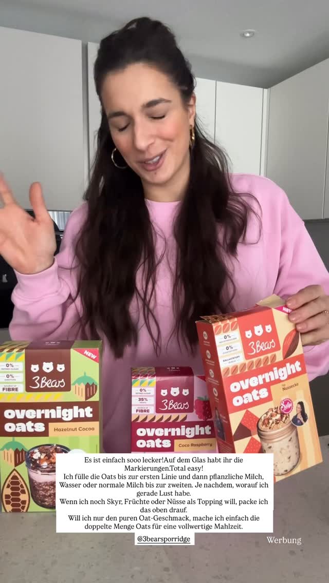 Werbung  Es ist einfach sooo lecker!Auf dem Glas habt ihr die Markierungen.Total easy!
Ich fülle die Oats bis zur ersten Linie und dann pflanzliche Milch, Wasser oder normale Milch bis zur zweiten. Je nachdem, worauf ich gerade Lust habe.
Wenn ich noch Skyr, Früchte oder Nüsse als Topping will, packe ich das oben drauf.
Will ich nur den puren Oat-Geschmack, mache ich einfach die doppelte Menge Oats für eine vollwertige Mahlzeit. @3bearsporridge