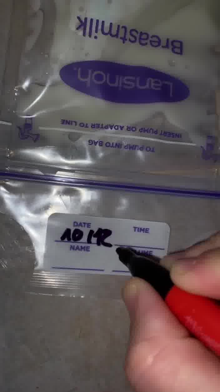 Découvrez le nouveau tire-lait mains libres Lansinoh, disponible dès maintenant en ligne sur notre site, et en pharmacie