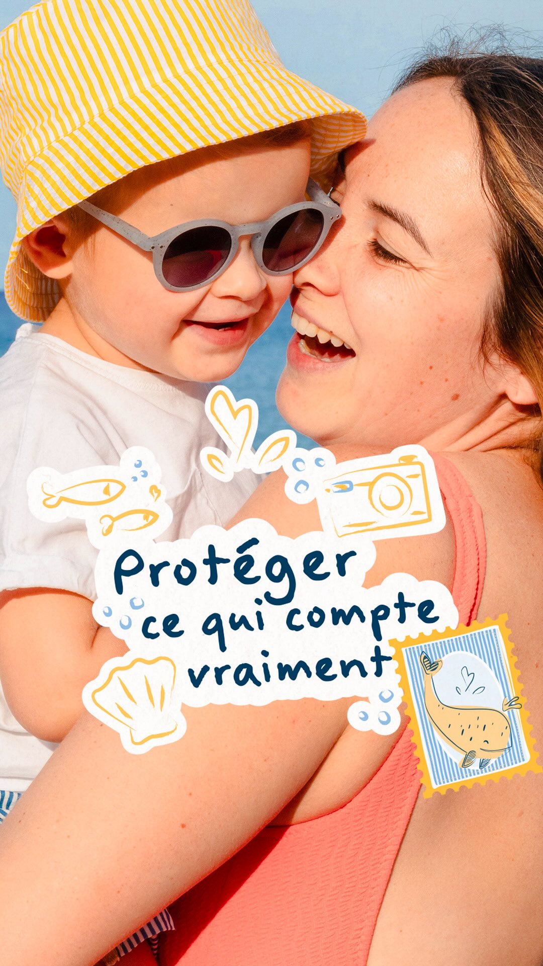 Protéger votre bébé du soleil, ce n’est pas renoncer au plaisir estival, c’est le vivre plus sereinement ! 🌞

PS : Qui envoie encore des cartes postales ? ☺️ 
Cet été, on les remet au goût du jour !
