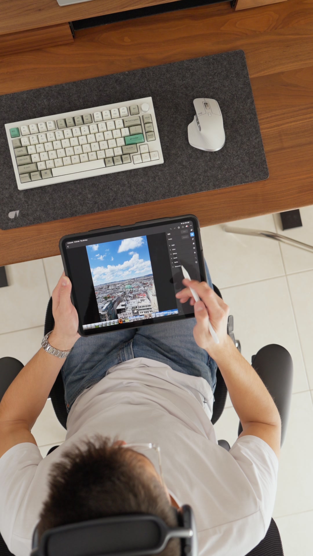 The most premium iPad case ever created.

Rotate from portrait to landscape in one quick motion. The detachable bumper shell adds protection while your phone sits magnetically by your side for a clean dual screen workflow.

Stop settling and start enjoying your iPad the way you actually use it. This is the last case you'll ever need. s