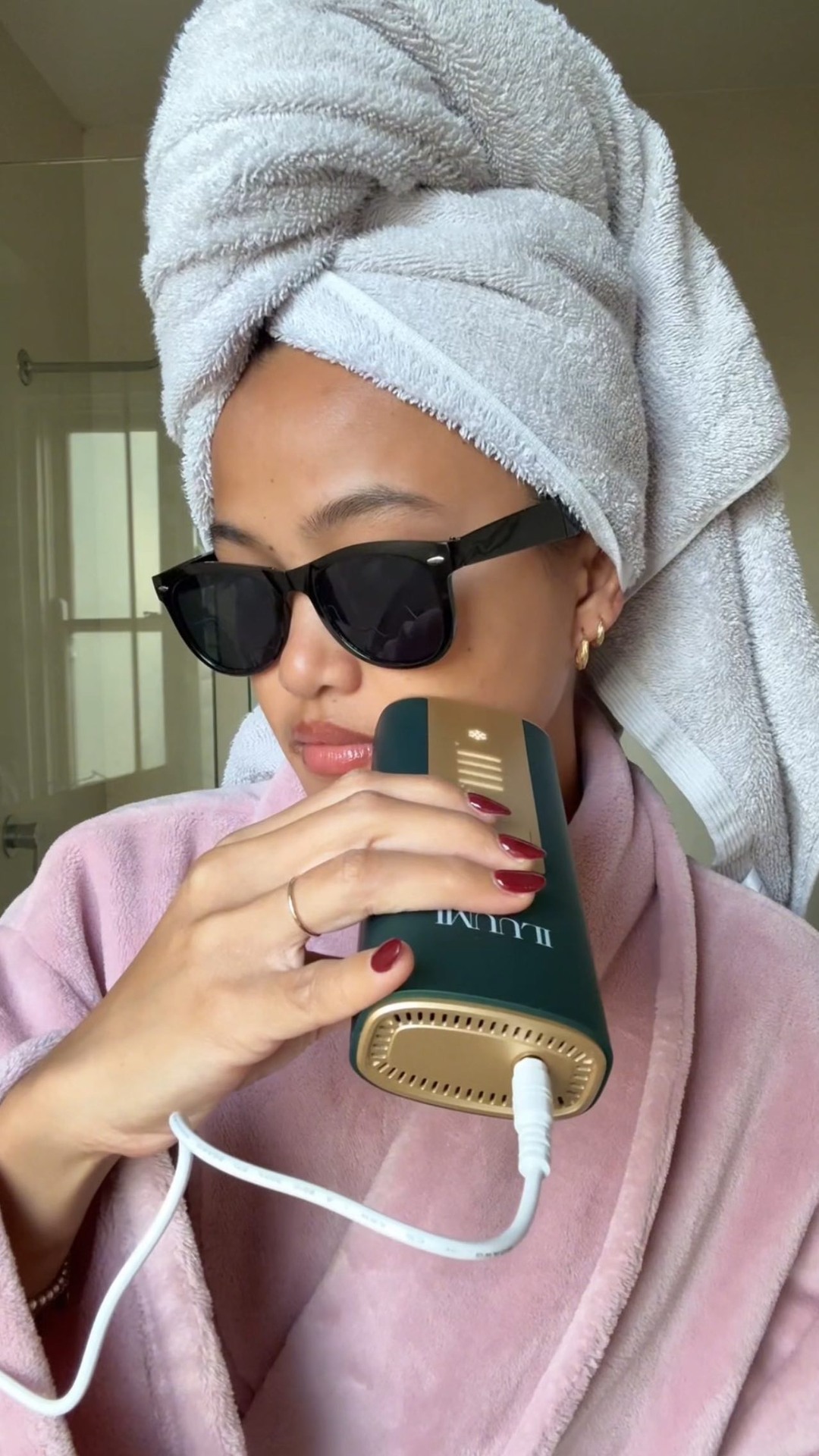 This is your sign to stop spending $$$ on waxing and just invest in one of these. My skin has literally never felt better 🫶

#iluumi #iplhairremover #smoothskinjourney