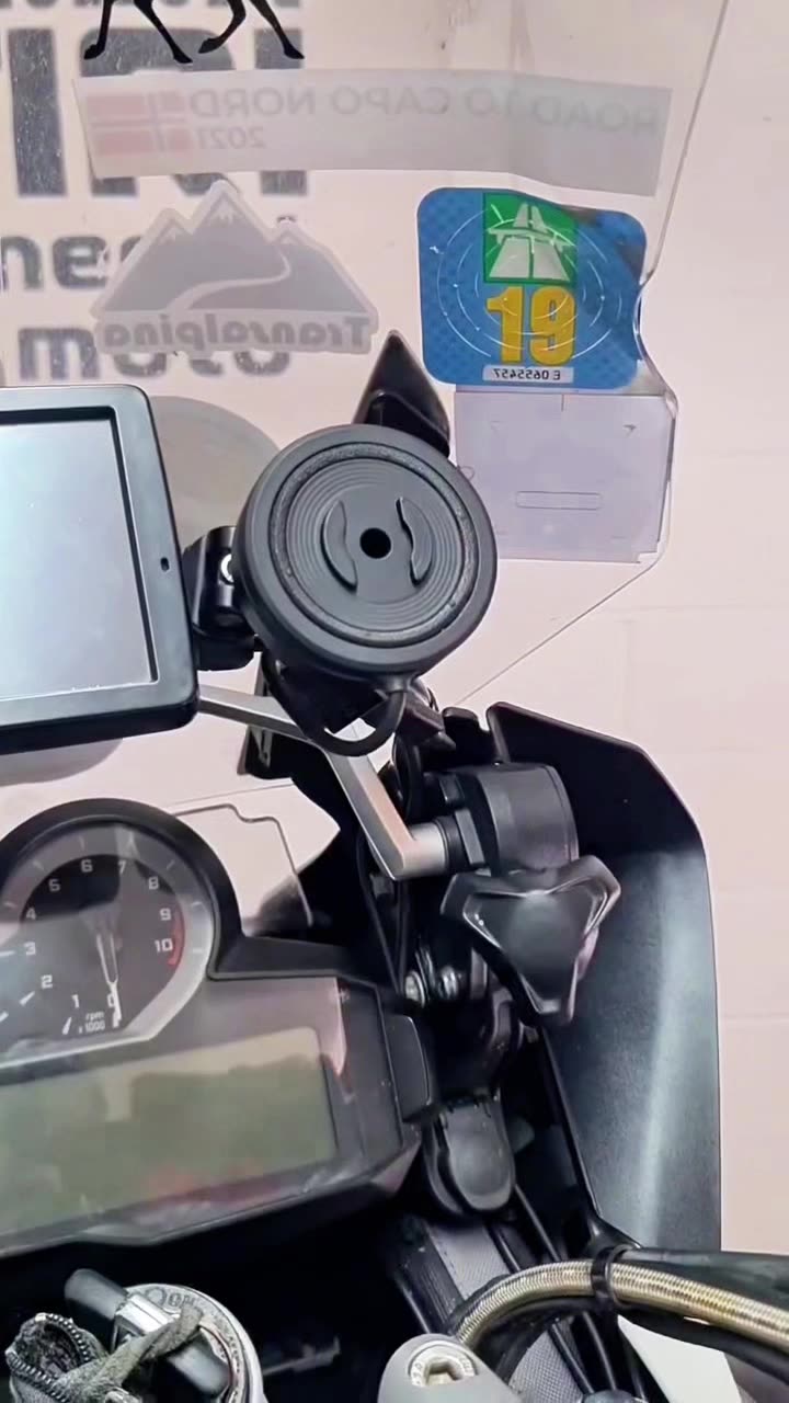 The ultimate smartphone mount