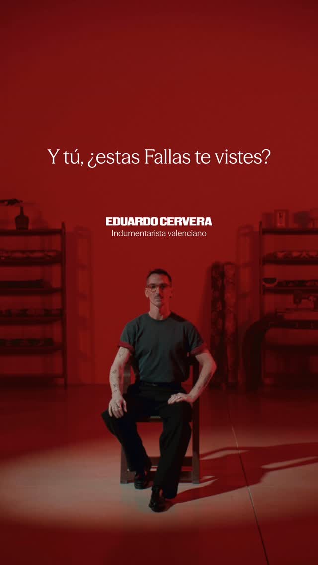 Vestirse en Fallas no es solo ponerse un traje.
Es una forma de estar.
De formar parte de ese orgullo que hace vibrar Valencia
en sus días grandes.

Así se ha hecho nuestra Edición Especial Fallas x @eduardo_cervera.v 
Con hilo real. Con oficio. Con belleza.

Mucho más que una etiqueta.
Un homenaje para estar en cada rincón de la ciudad estas Fallas.

Nosotros este año nos vestimos sí o sí.
Y tú, ¿este año te vistes?