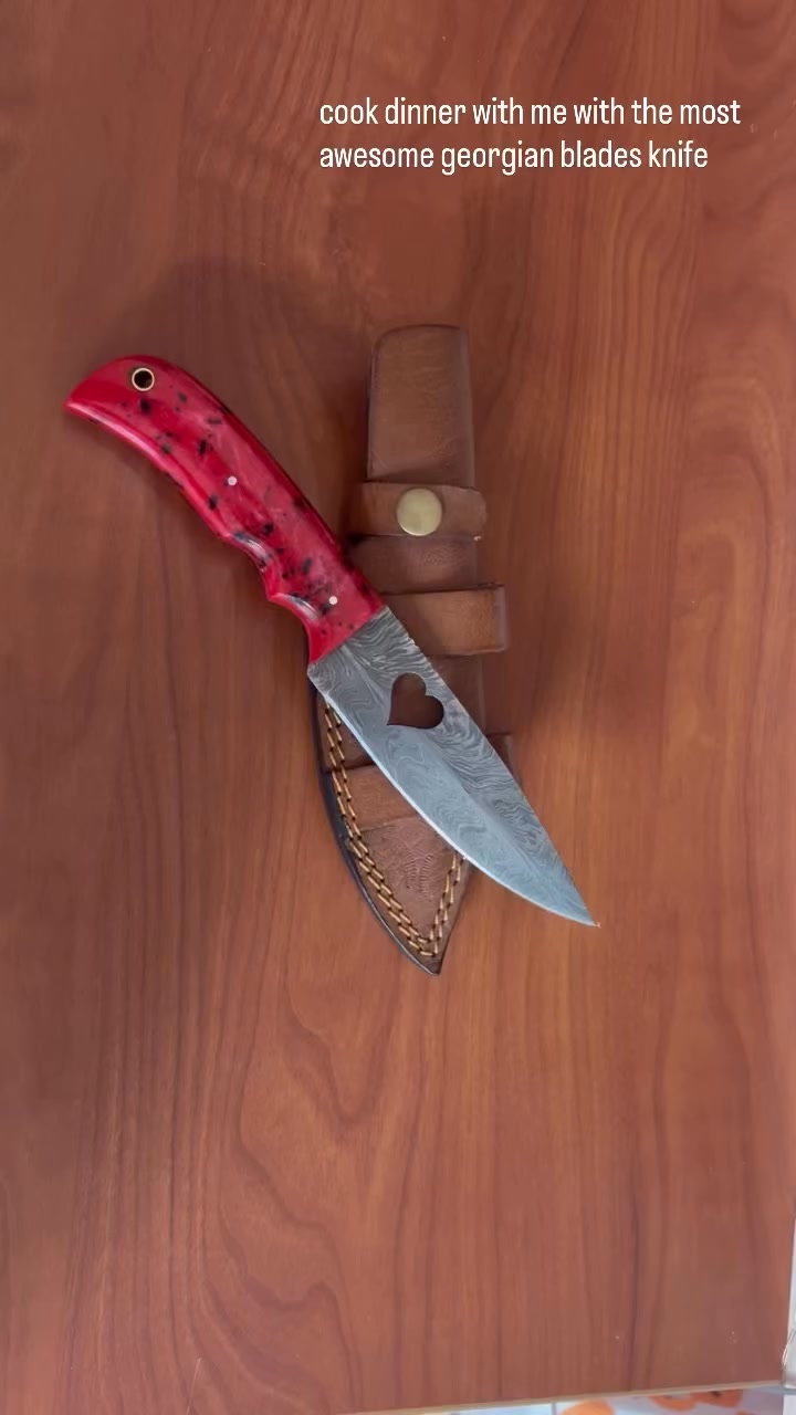 🎉 Looking for the perfect 🎂 birthday gift, a 💕 romantic anniversary surprise, or just a sleek chef set for your kitchen? Our knives blend beauty with utility.